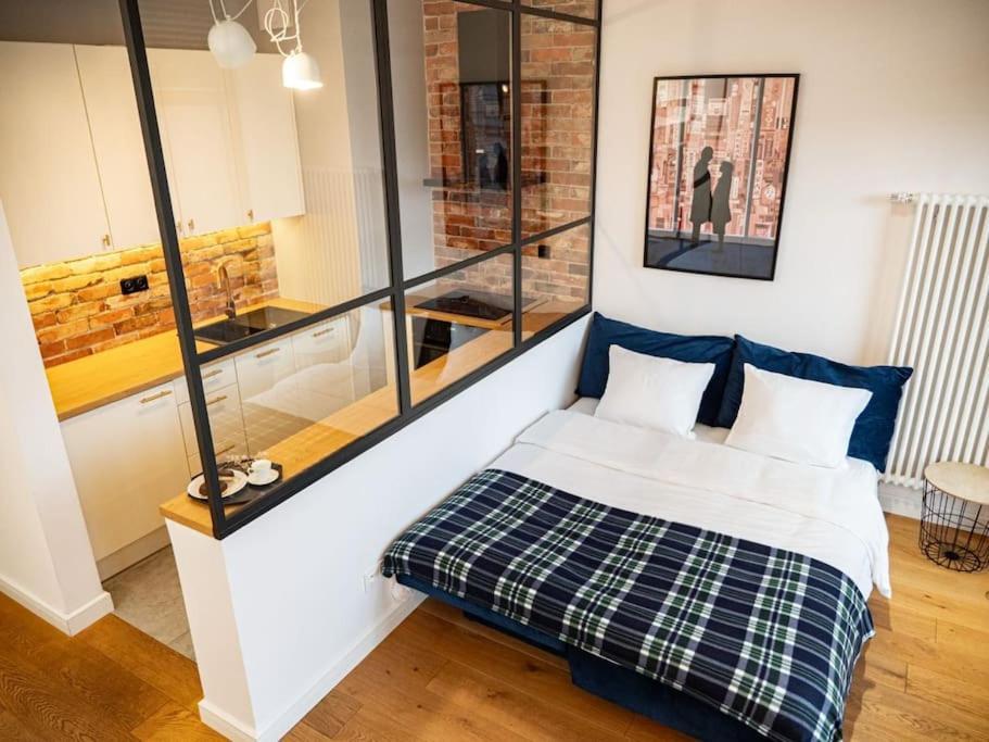 Chic Apartment In Historic Koneser Area Warsaw Luaran gambar
