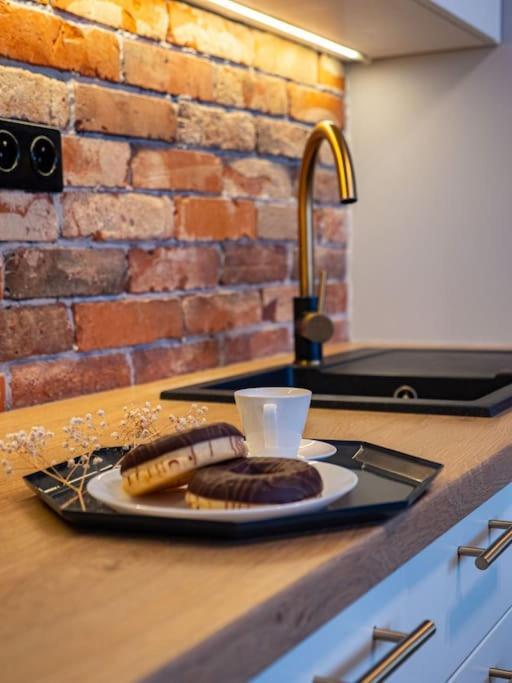 Chic Apartment In Historic Koneser Area Warsaw Luaran gambar
