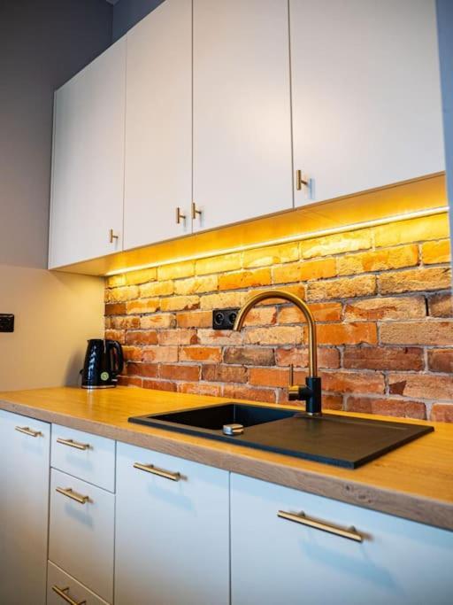 Chic Apartment In Historic Koneser Area Warsaw Luaran gambar