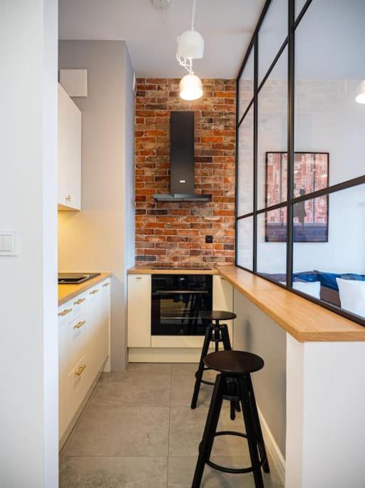 Chic Apartment In Historic Koneser Area Warsaw Luaran gambar