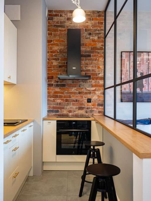 Chic Apartment In Historic Koneser Area Warsaw Luaran gambar