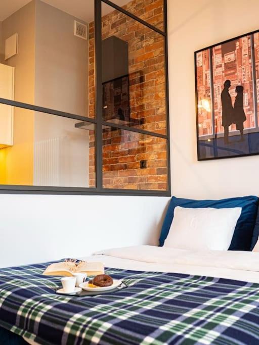 Chic Apartment In Historic Koneser Area Warsaw Luaran gambar